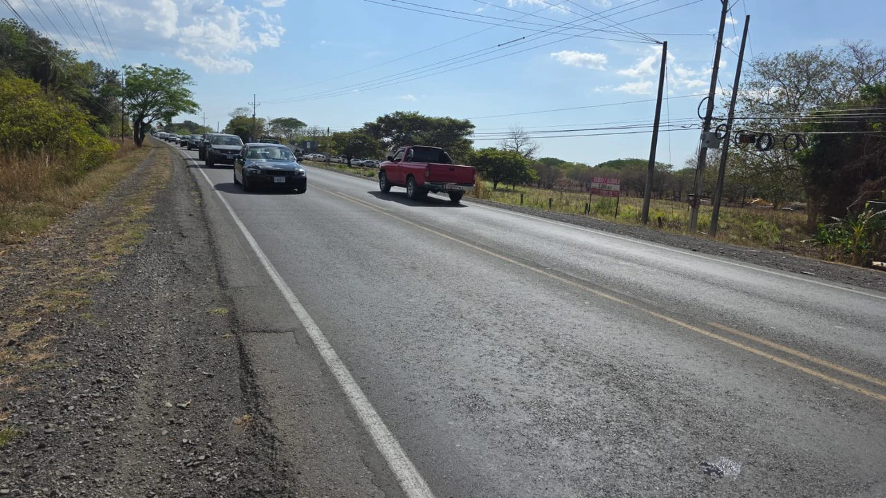 Property for Sale Near Liberia Airport with High Exposure and 60 Meters Frontage on Route 21, with Public Utilities - Gallery image 6
