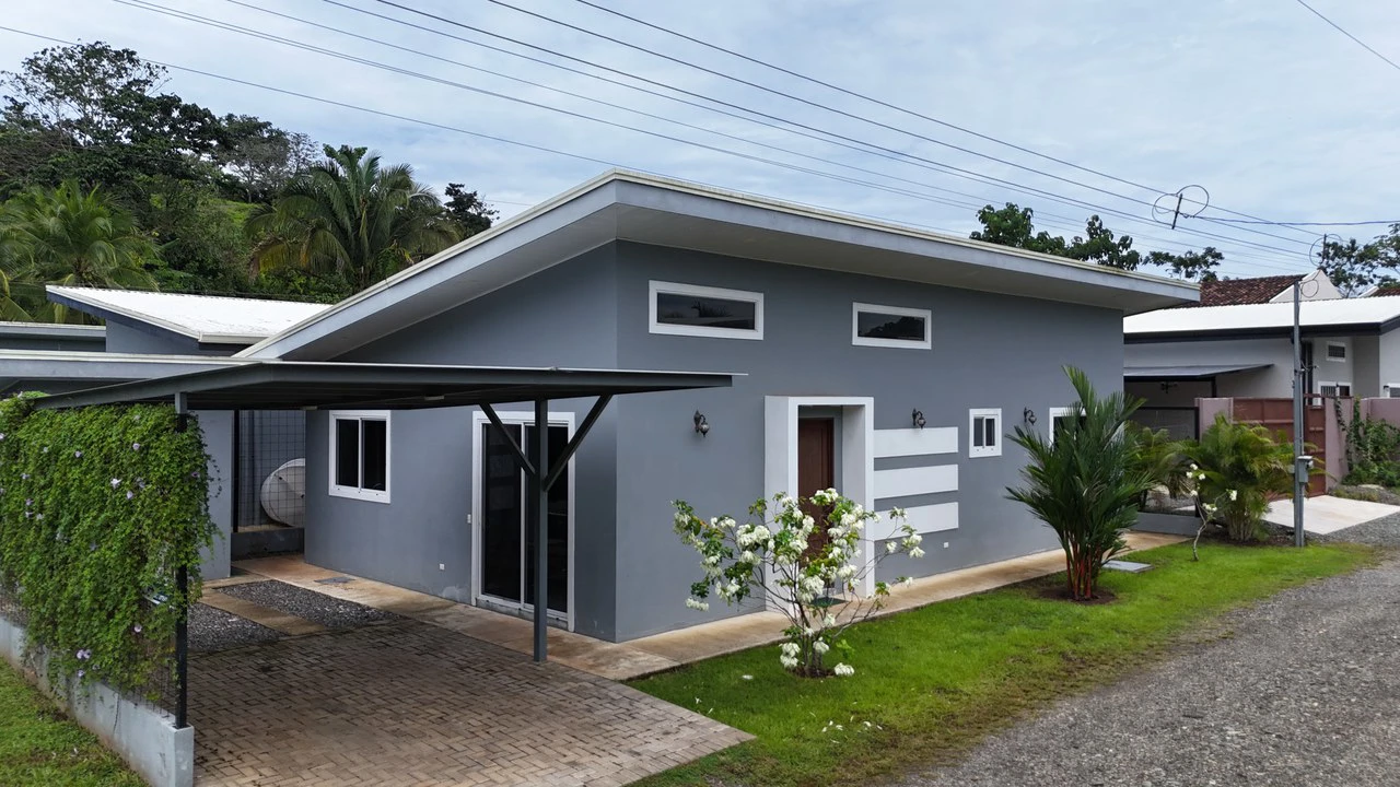 Modern 3BR Home with Exceptional Airbnb Potential Near Manuel Antonio