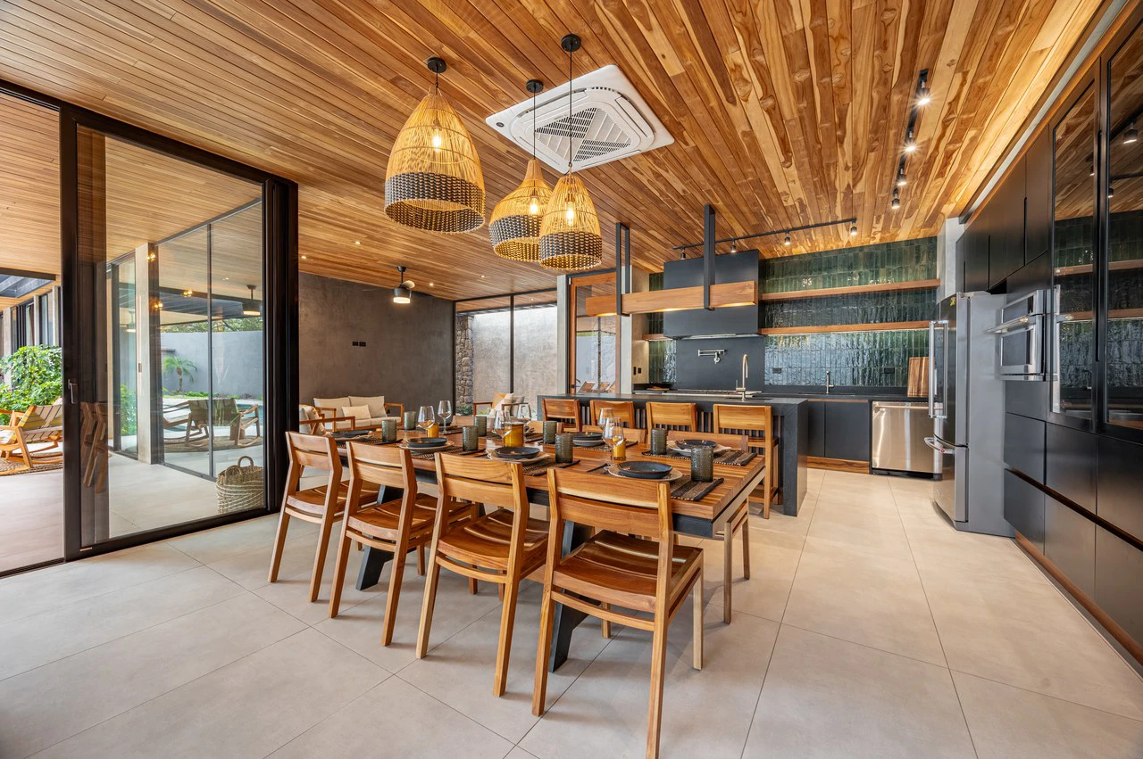 Casa Uchuva: Architectural Harmony of Wood, Stone, and Light - Gallery image 12