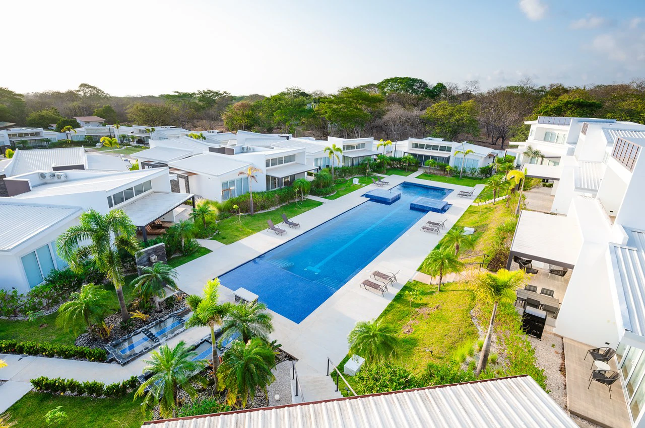 The Enclave: Ultra-Modern 5 Bedroom Villa Located Minutes From the Beach! - Gallery image 39