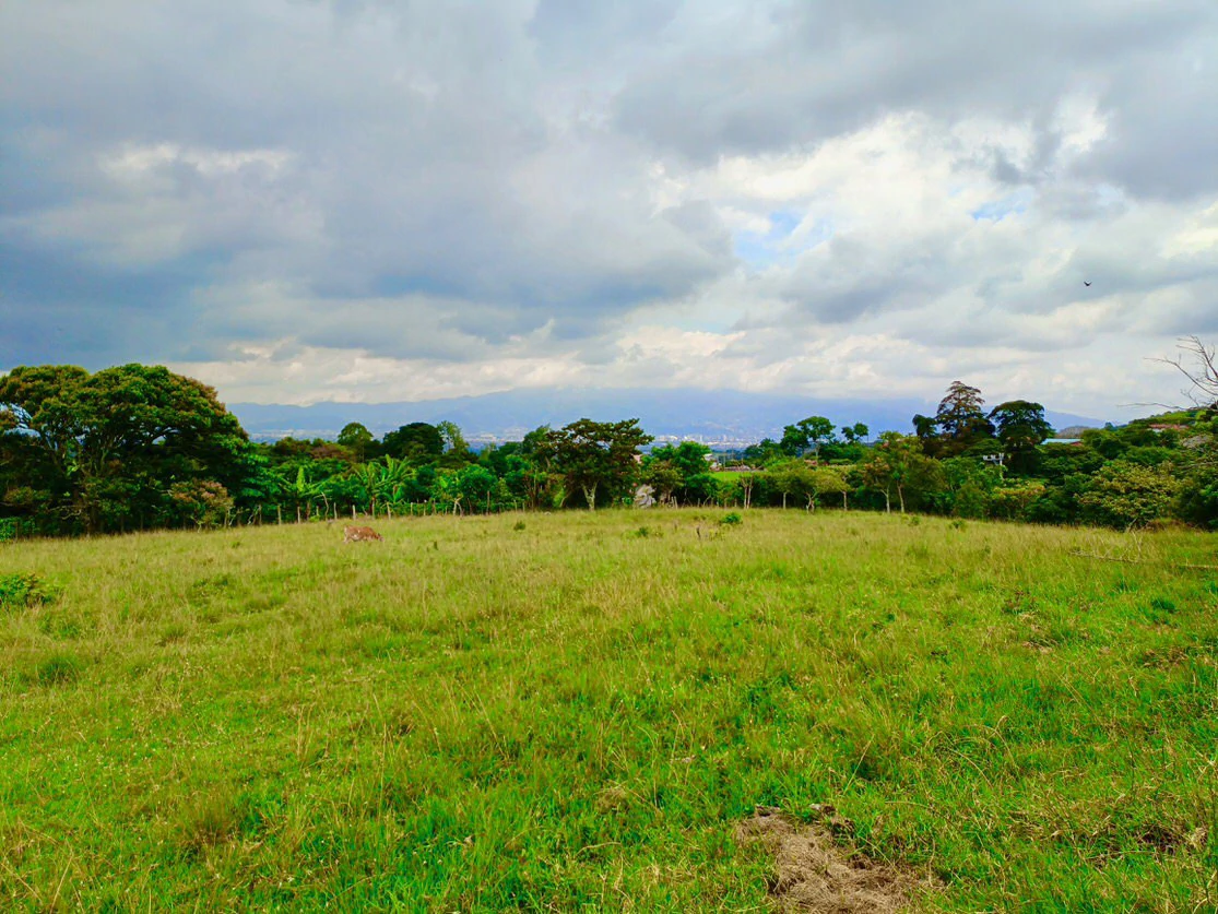 Lote con hermosas vista al valle central Costa Rica: Land for sale in Heredia San Isidro Heredial. - Gallery image 3