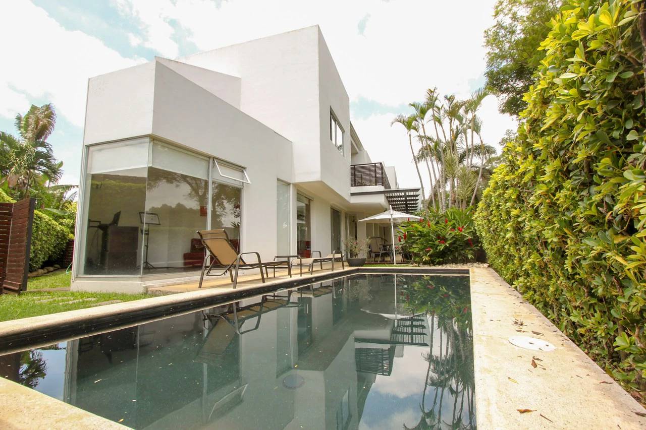 Modern Golf Course Haven: Spectacular Home in Valle del Sol, Santa Ana