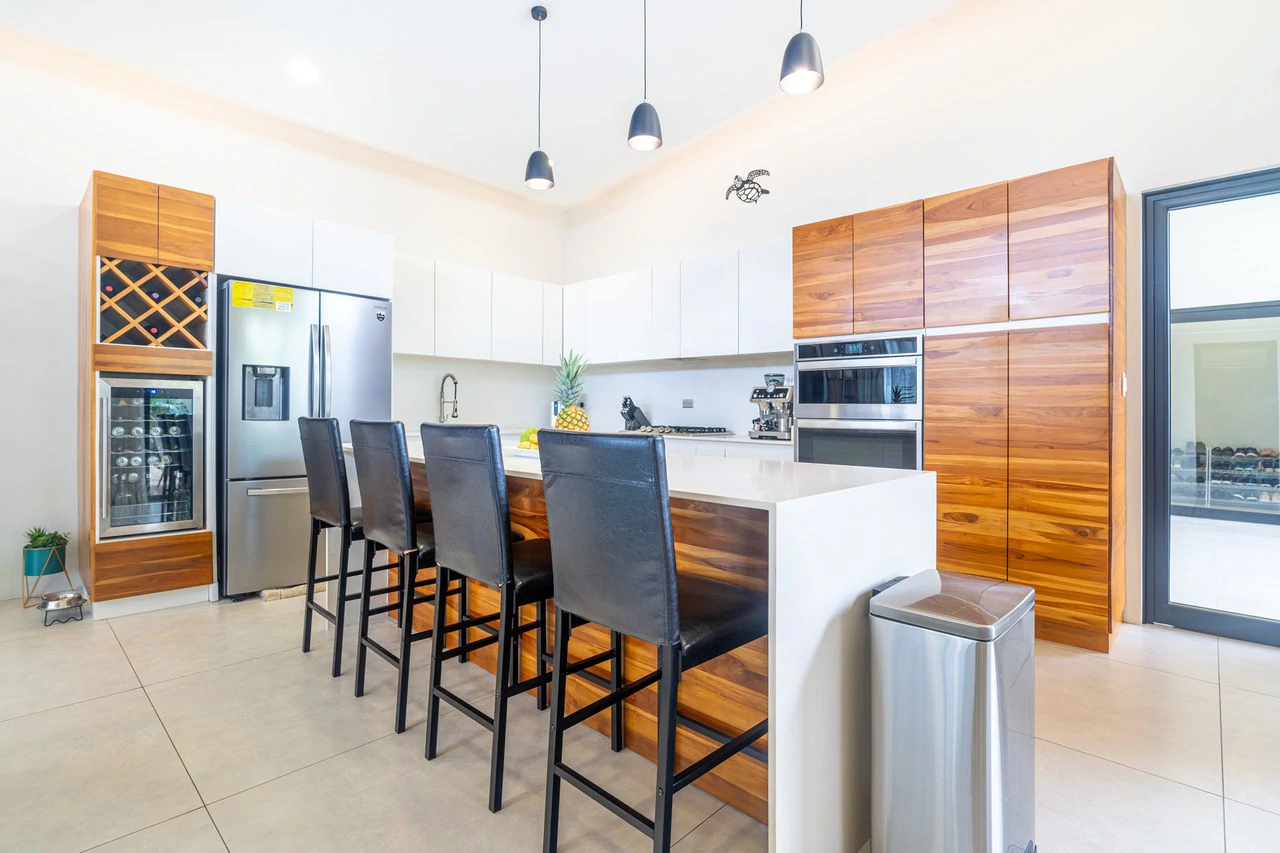Casa Cola Ballena: Modern new construction, walk to the beach, Best in class location - Gallery image 14