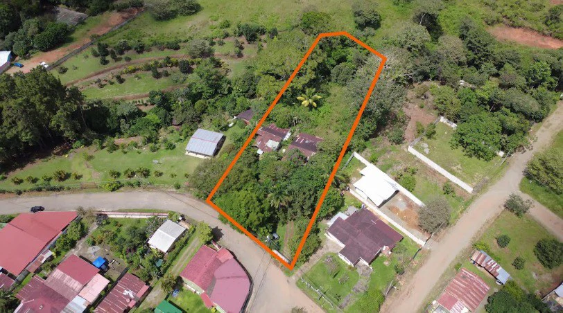 Home Construction Site For Sale in Centro de Pérez Zeledón