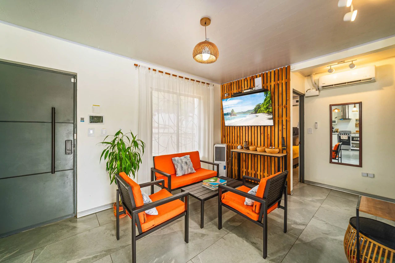 Casa Diria: Peaceful Turnkey 2BR Near Beaches - Gallery image 18