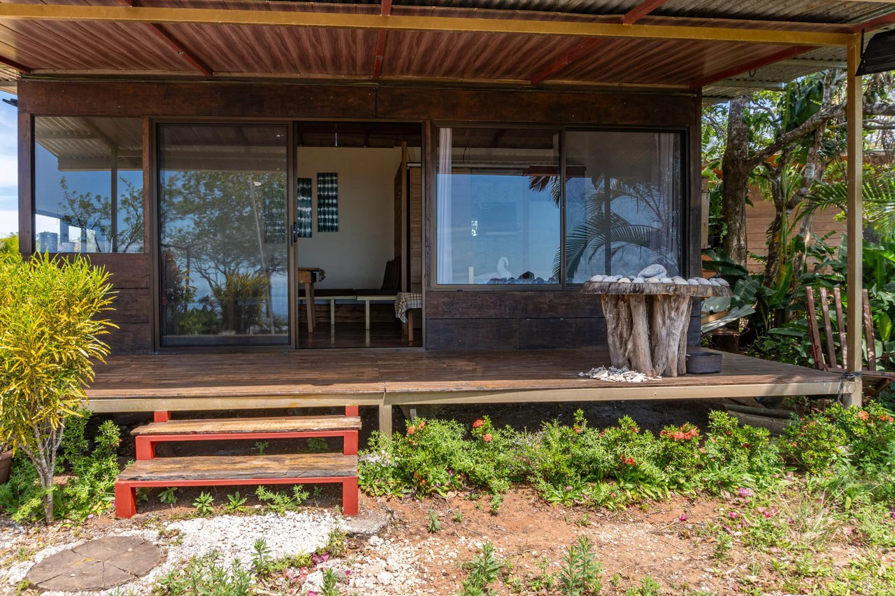 Casa Asia: Sweeping Ocean Views with All Solar Power - photo 10