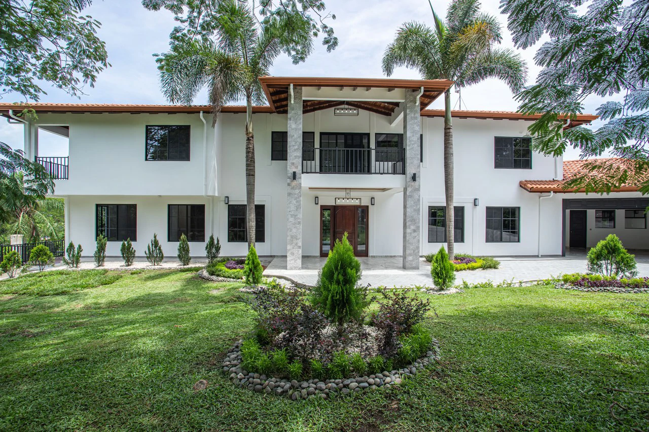 Modern Home for Sale in Atenas, Costa Rica