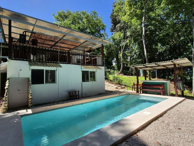 Casa Sol y Luna: 2-bedroom House with Local Charm and a Pool in the Secure Montaña Community.