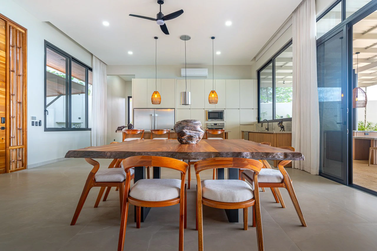 Lion's Gate Sunset Estate - Gallery image 84