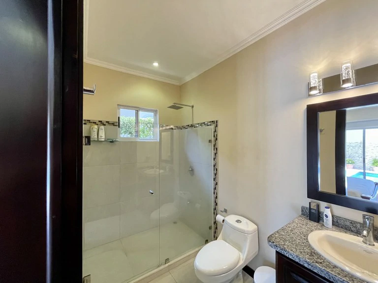 Casa Eight: Near the Beach. Playa Bejuco, Puntarenas, Costa del Sol. Fully Remodeled Tropical Sanctuary - Gallery image 6