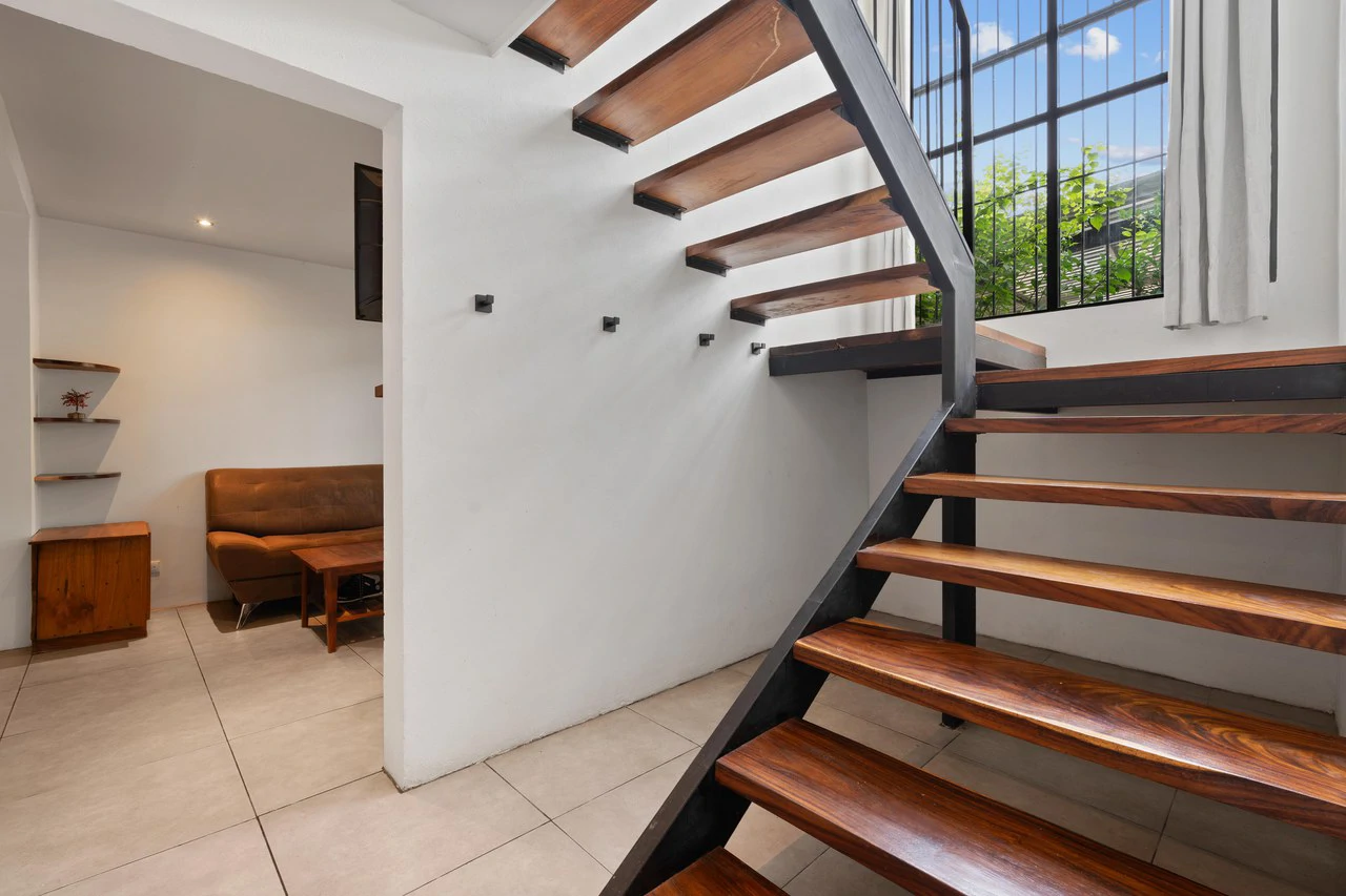 Rare Residential + Commercial: Investment Combo on Key Corridor - Gallery image 17