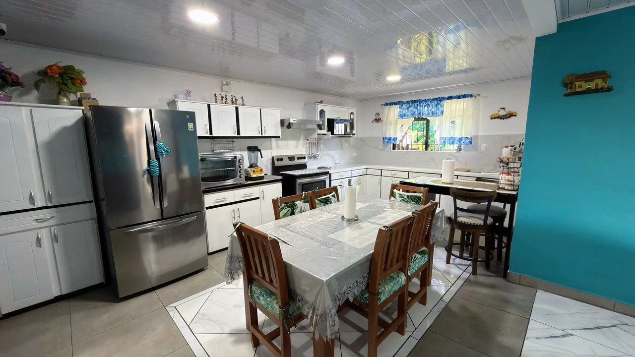 Countryside House For Sale in San Pedro - Gallery image 10