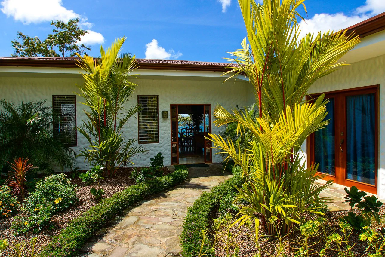 Luxury Vacation Rental Villas for Sale with Amazing Views of Lake Arenal - Gallery image 9