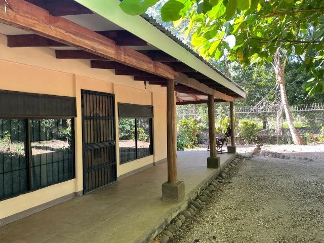 Terreno de 2,600 metros con dos casas: House in Belen, Guanacaste - Gallery image 4