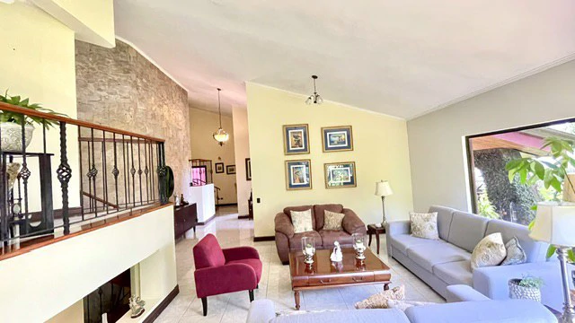 Casa Pinares: Rare 0.30-Acre Sprawling Garden Estate in Pinares, Curridabat | 1,241 m² Lot with Mature Trees, Protected Forest Views & 5,380 Sq. Ft. Build - photo 8