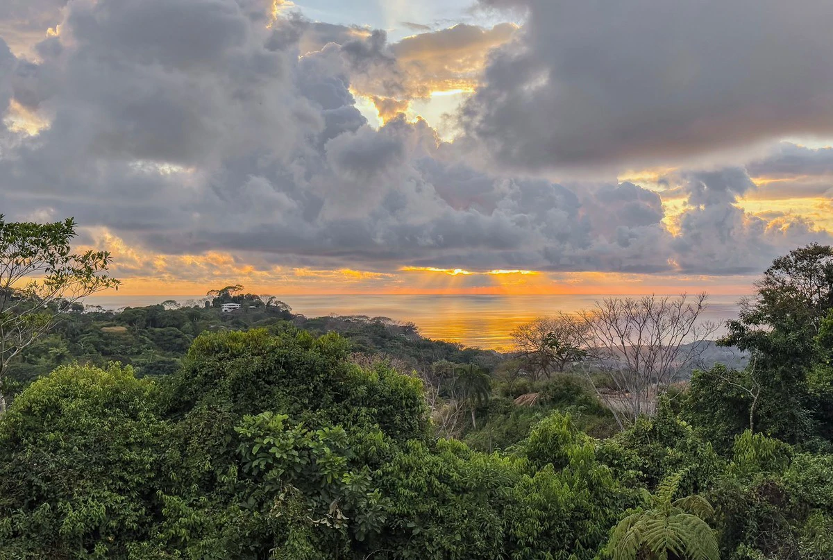 3.64 ACRES - 3 Bedroom Home With Expansive Ocean Views, Multiple Areas to Build, Public Road With Commercial Potential, 10min to the Beach!! - Gallery image 35