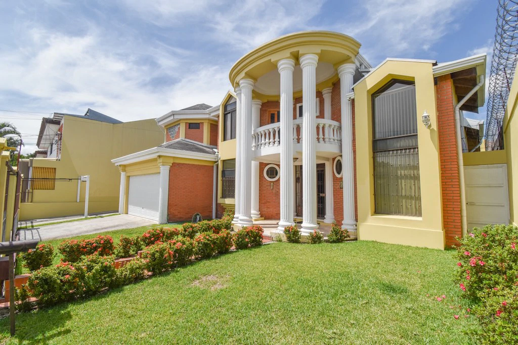 House For Sale in Trejos Montealegre