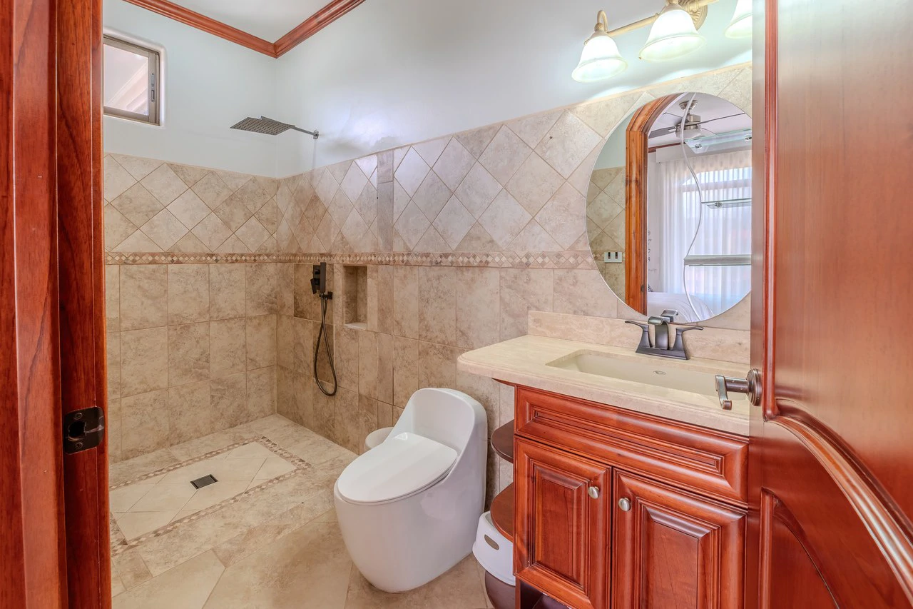 Luxury Home with Pool, Bar Area & Resort-Level Amenities | 6 br, 4.5 ba in Perez Zeledon - Gallery image 25