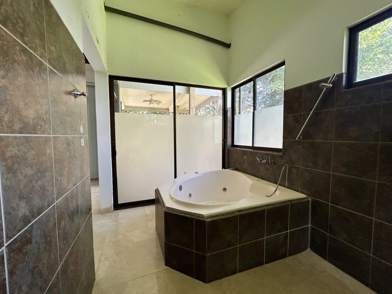 Fixer-Upper Home with an studio Office in Palmar Norte on a 7.58 Acres Property - Gallery image 38