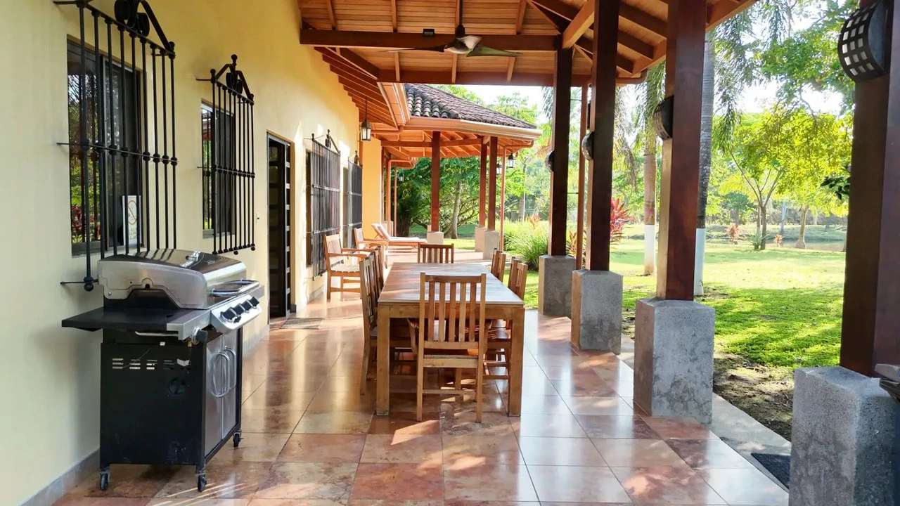 Tropical Luxury Estate with Private Lake, Pool & Prime Location Near Costa Rica’s Best Beaches: Near the Coast House For Sale in Parrita - Gallery image 18