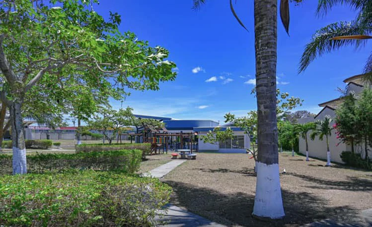 Exclusive Condominium Lot in Grecia: Security & Ideal Location - Gallery image 3