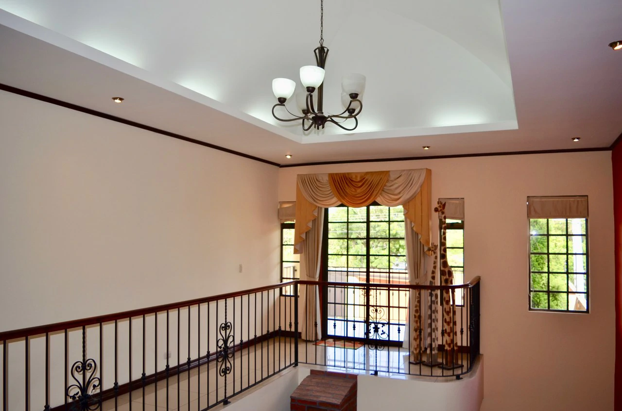 Gorgeous 4 Bedroom house for sale in Santo Domingo de Heredia - Gallery image 8