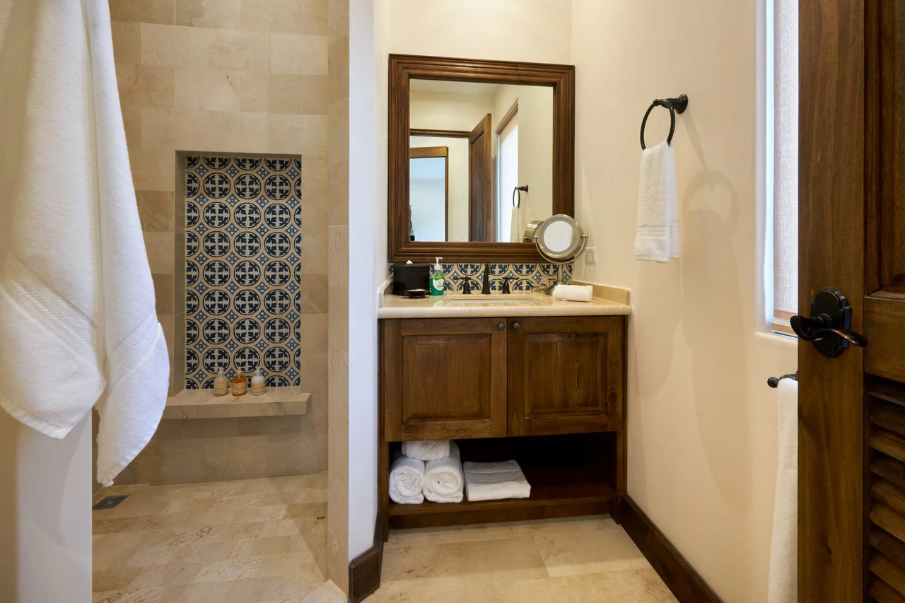 7 Calle La Ronda: Elegant 3-Story Ocean View Hillside Home in Las Catalinas - Gallery image 28