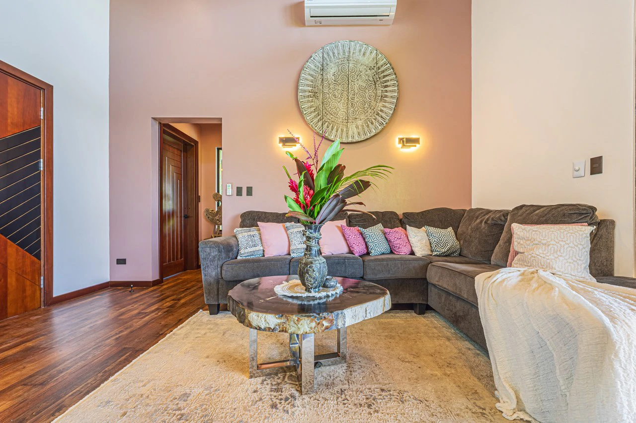 Casa Markissa: Luxury Oceanview Villa with Proven Rental Income. - Gallery image 14