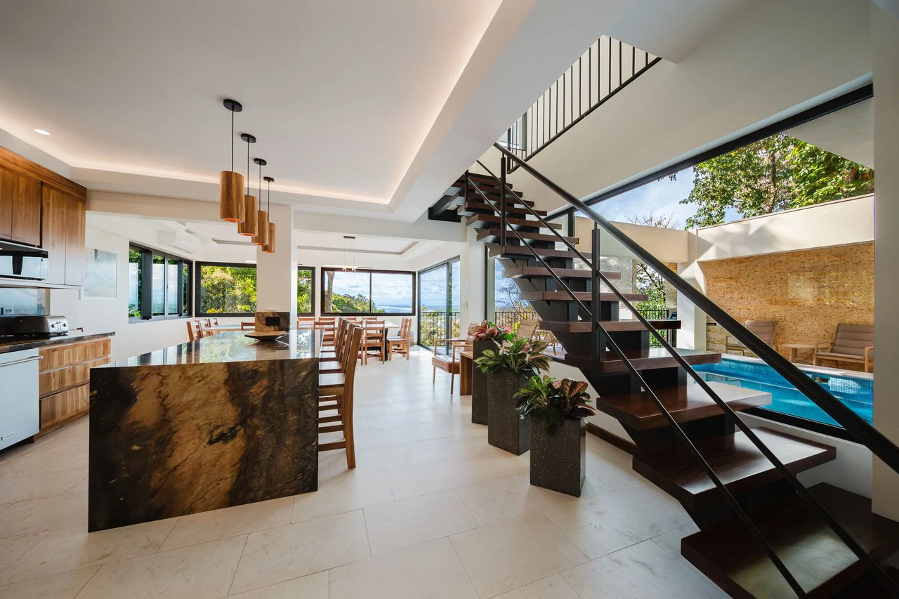 Exceptional Ocean & Jungle-View Estate in a Prestigious Gated Community near Marina Pez Vela - Gallery image 15