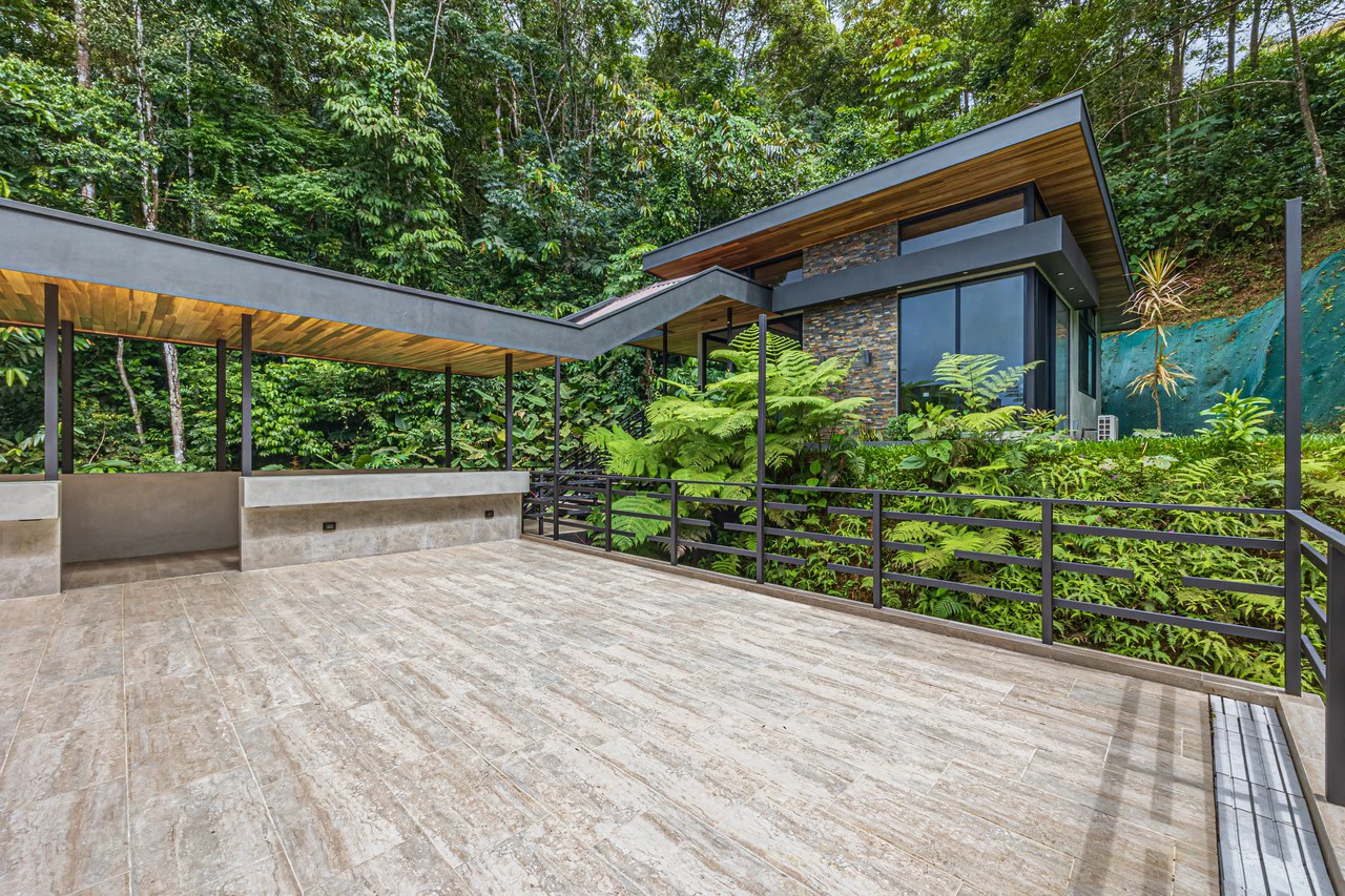 Casa Koules: Architectural 5-Bedroom Oceanview Estate in Prestigious Costa Verde Estates - Gallery image 48