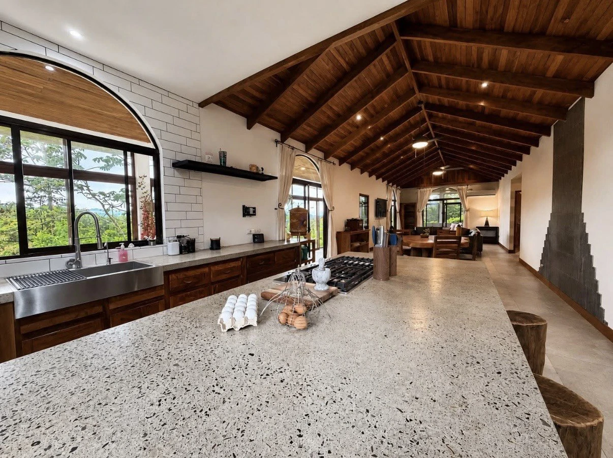 Designer Villa: Stunning designer Villa on 2 acres of land - Gallery image 10