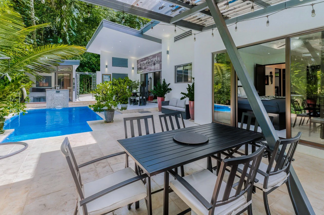 Charming 2 Bedroom Home + Studio located in heart of Uvita - photo 17