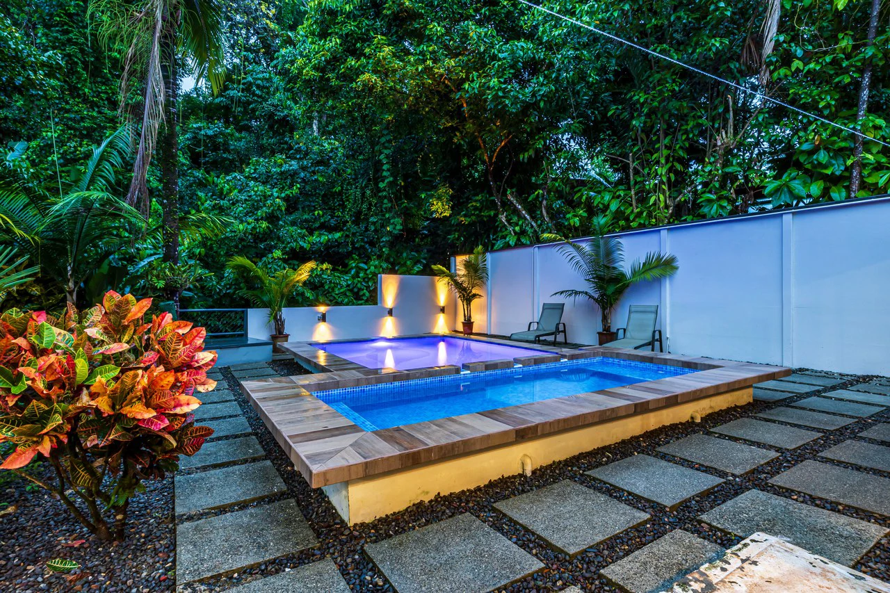 Happy Daze in Uvita: Commercial Building Opportunity in the Heart of Uvita. On Creek with Beautiful Jungle View - Gallery image 14