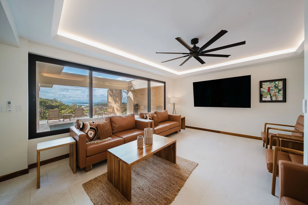 Exceptional Ocean & Jungle-View Estate in a Prestigious Gated Community near Marina Pez Vela - Gallery image 9