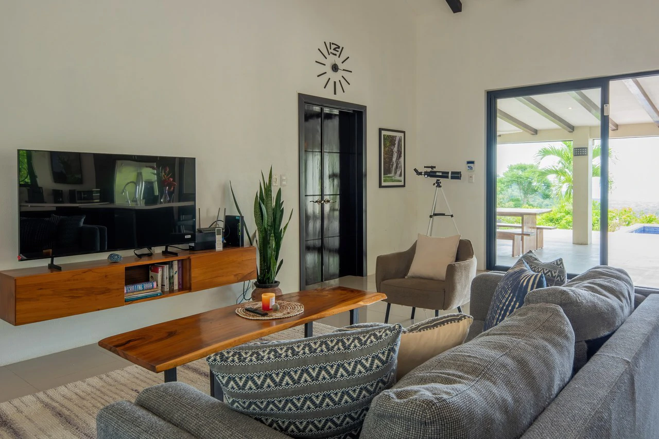 6.45 ACRES – 3 Bedroom Luxury Ocean View Home Surrounded By Vibrant Rainforest And Wildlife!!! - photo 40