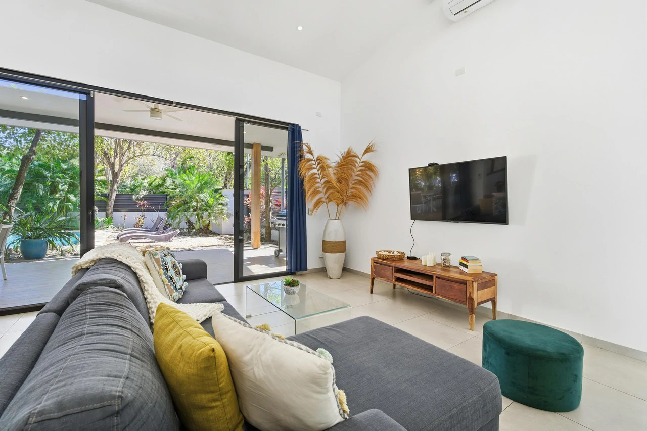 Casa Oasis: Modern Tropical Living Minutes from Tamarindo - Gallery image 2