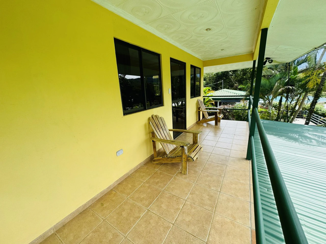 Downtown Uvita Commercial Room Rentals with Restaurant - Gallery image 14