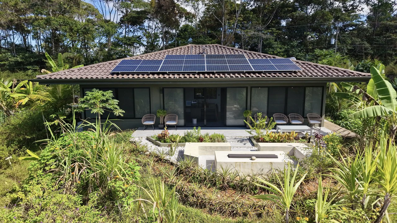 Mountain and Countryside House For Sale in Santa Elena - Gallery image 2