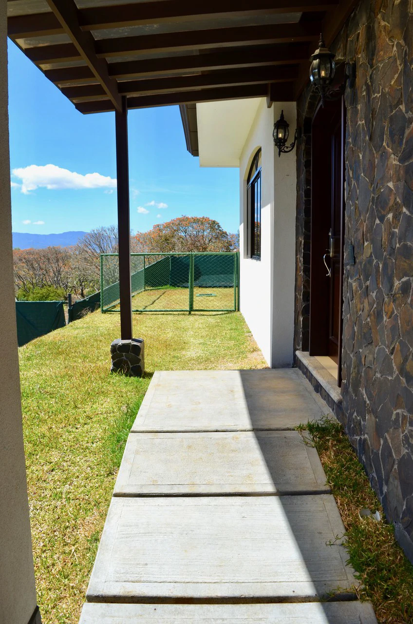 Mountain House For Sale in San Isidro - Gallery image 4
