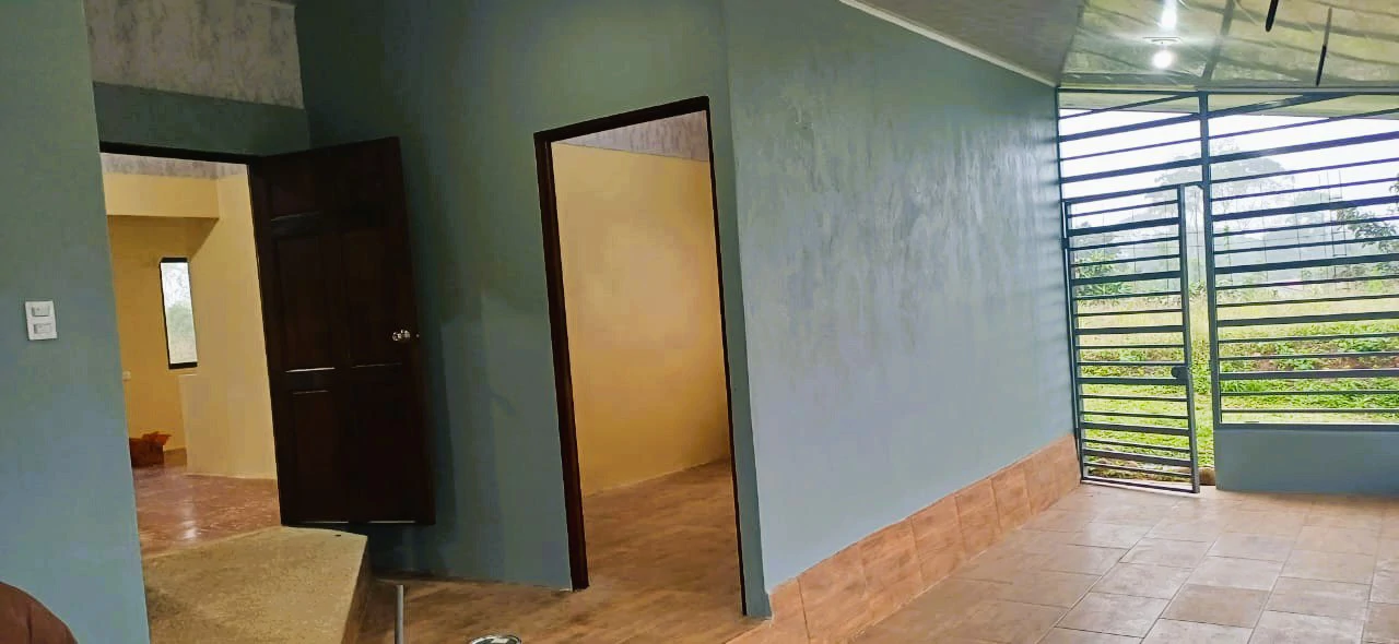 Countryside House For Sale in Santa Elena - Gallery image 2
