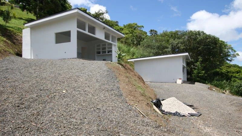 VOLCANO SUNRISE: Mountain top retreat overlooking Lake Arenal and 3 volcanoes - Gallery image 27