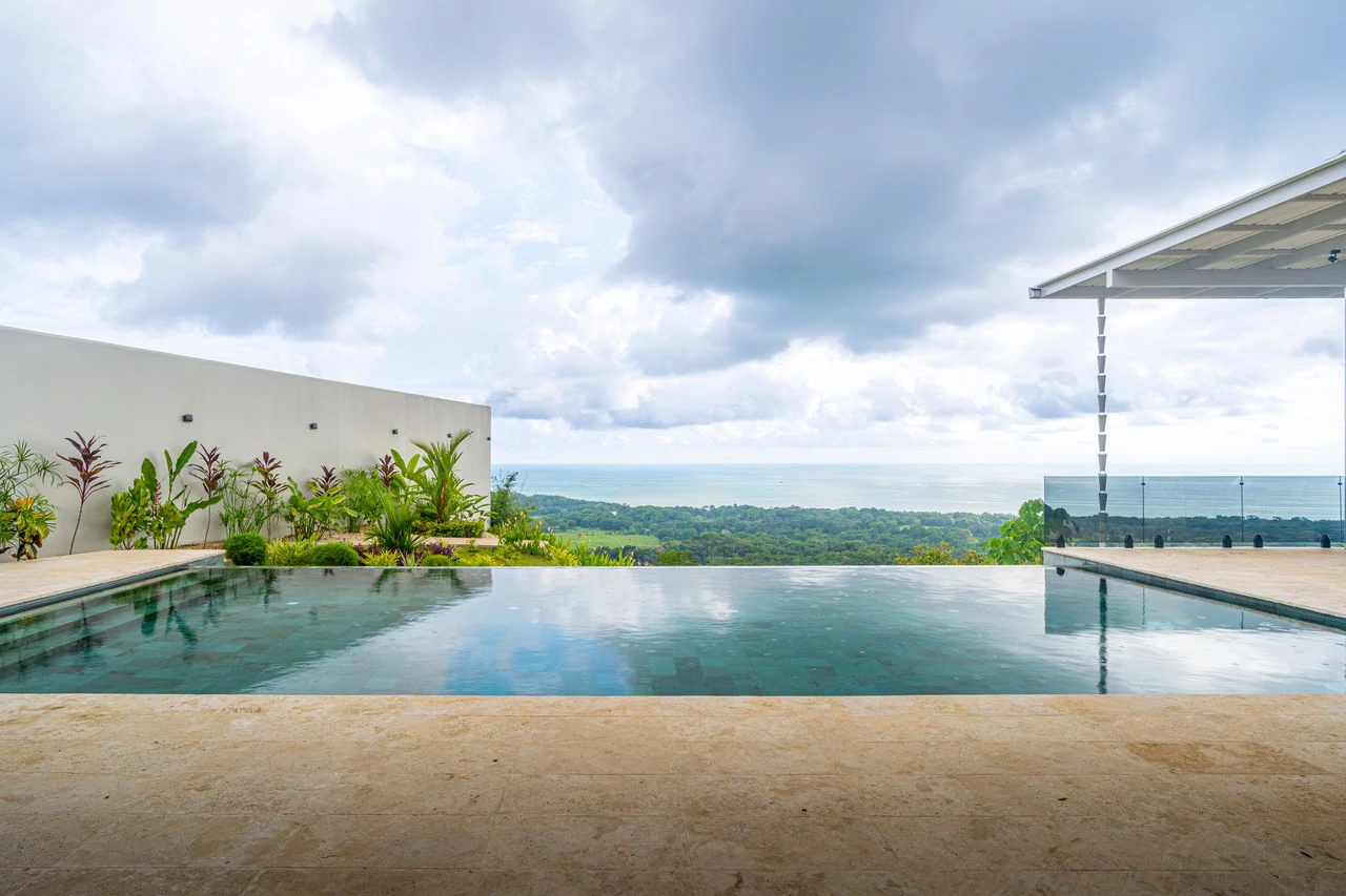 Lion's Gate Sunset Estate - Gallery image 45
