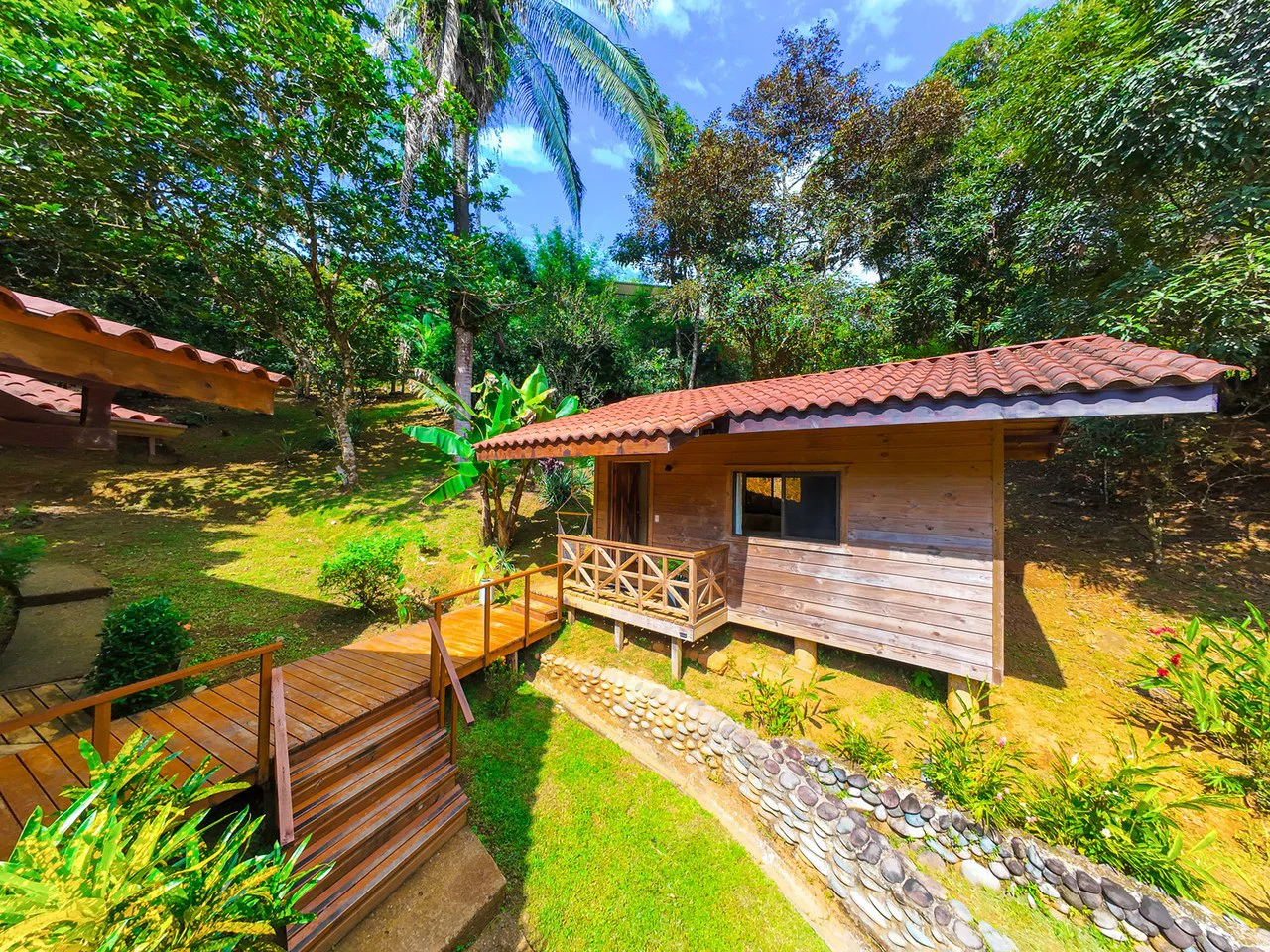 Serene Jungle Home + Guest Cabin on 3 Acres and River - Gallery image 29