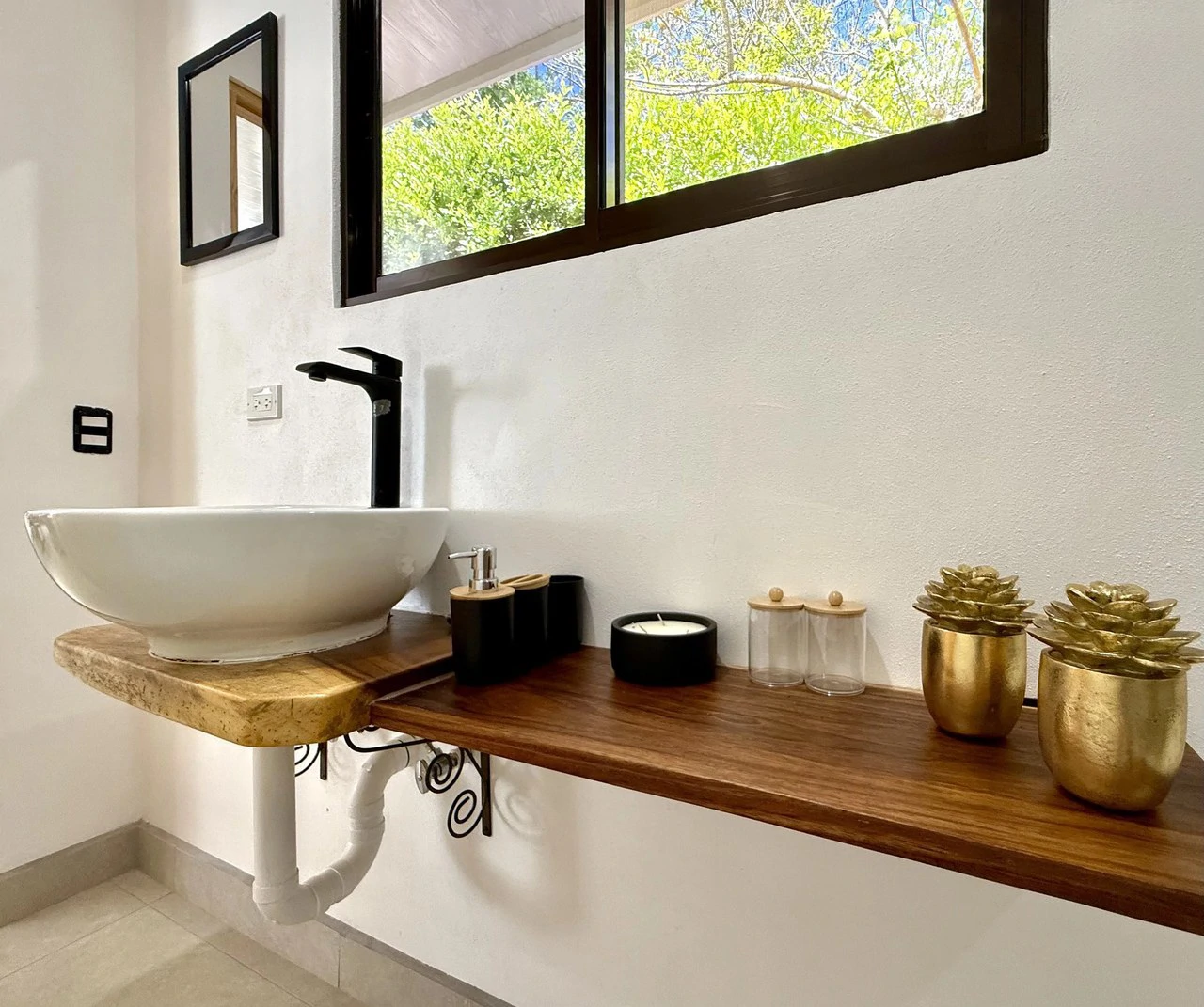 CASA BRISA ABIERTA: Turnkey Tropical Living on the Edge of Cobano $349,950 USD - Gallery image 23