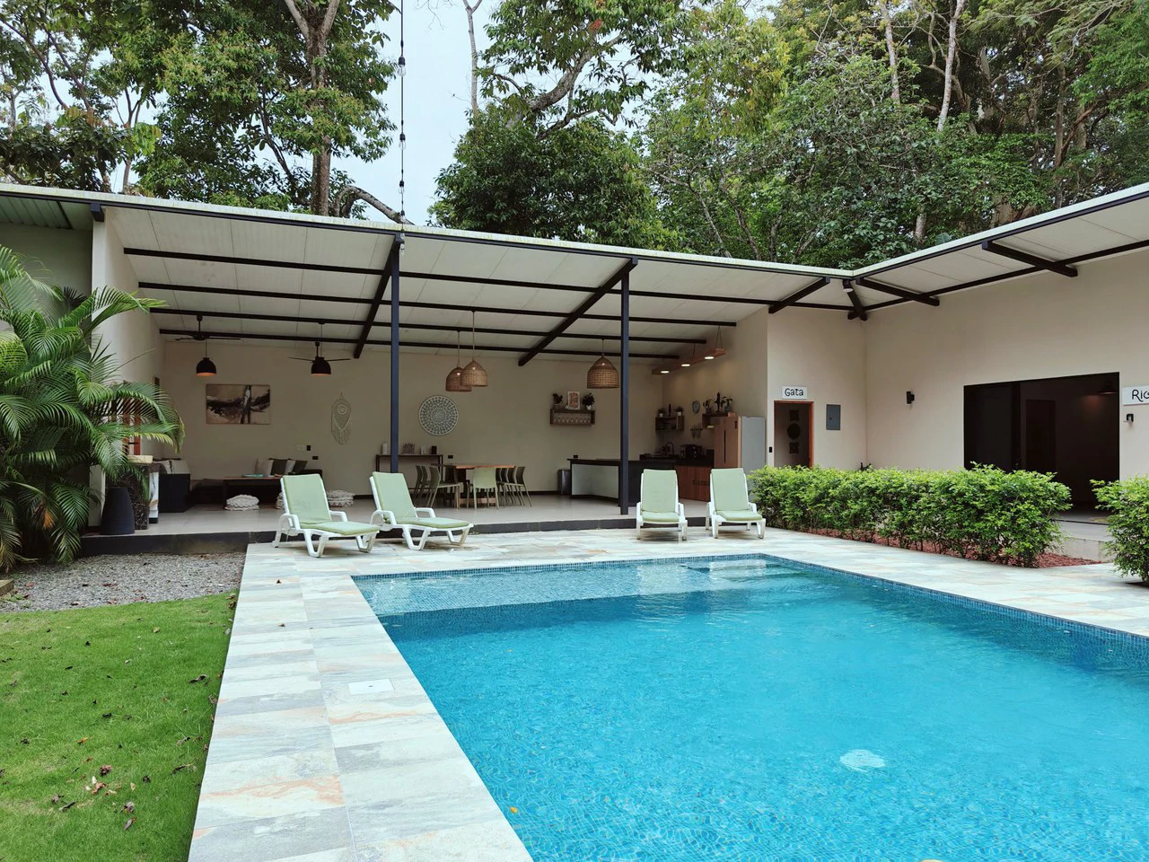 ID 751: Turn-Key Villa with Proven Income Near Cahuita National Park – Main House, Casita, and Stunning Pool on Over Half an Acre - Gallery image 31