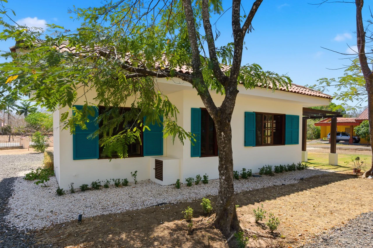 Stella Maris: Tranquil Home Within the Beauty of Altos Los Robles - Gallery image 23