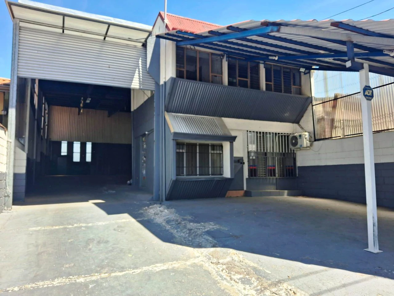 Bodega in Grecia: 400 m2 Warehouse for Sale!