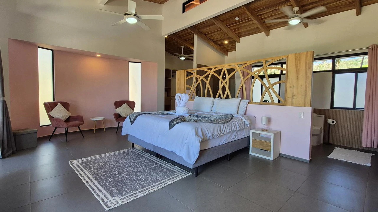 Casa Happy Eden: Elegant Ocean View Villa with Infinity Pool in Exclusive Boca del Toro – minutes from Carillo Beach - Gallery image 12