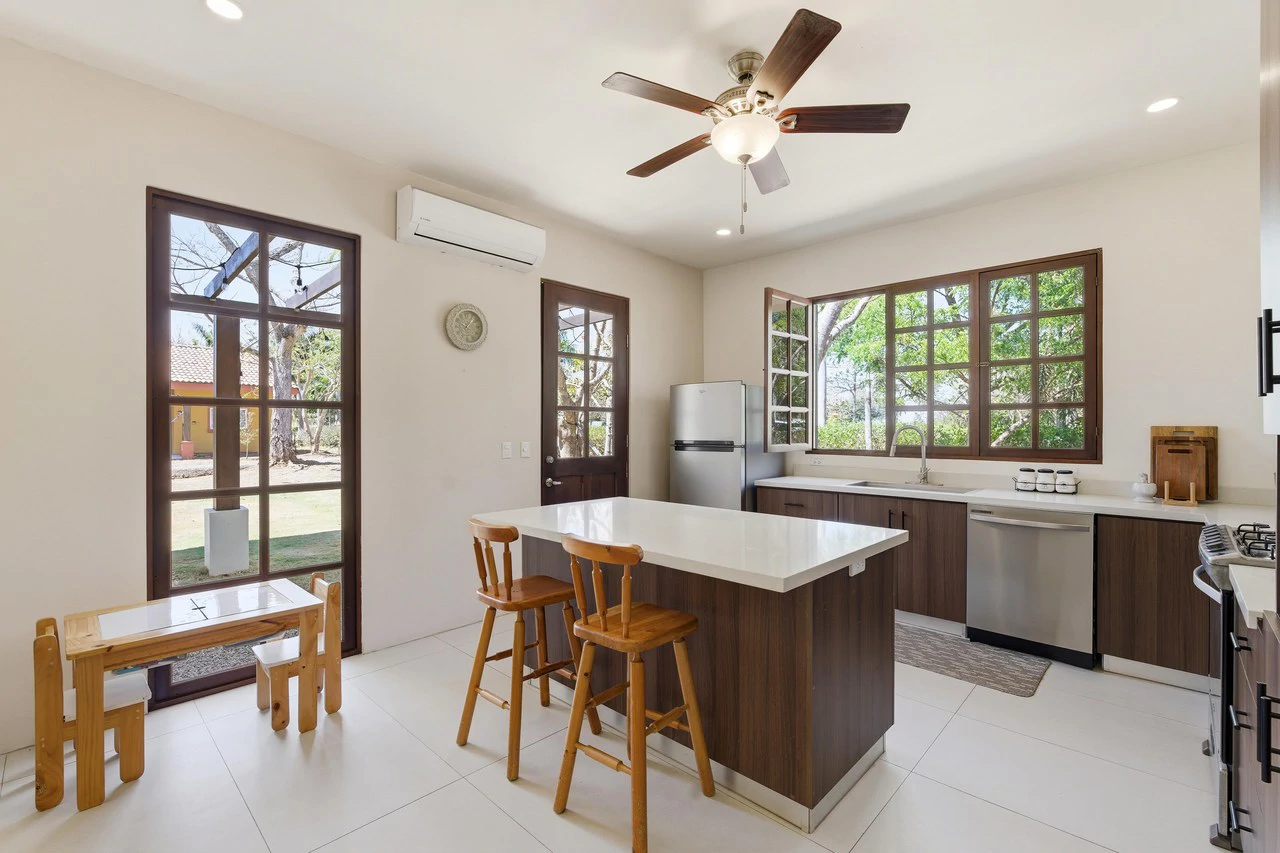 Stella Maris: Tranquil Home Within the Beauty of Altos Los Robles - Gallery image 6