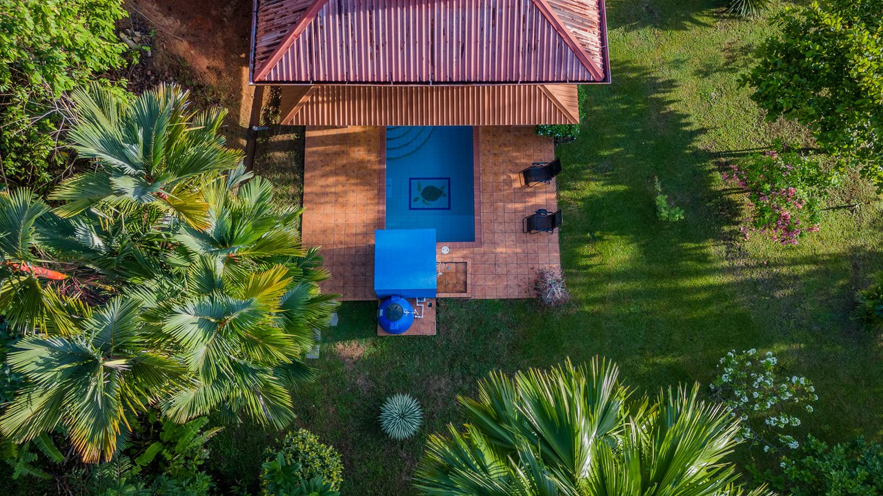 MOUNTAIN VIEW PARADISE WITH PRIVACY - 5 MINUTES AWAY FROM THE BEACH AND AMENITIES: Mountain House For Sale in Ojochal - Gallery image 15